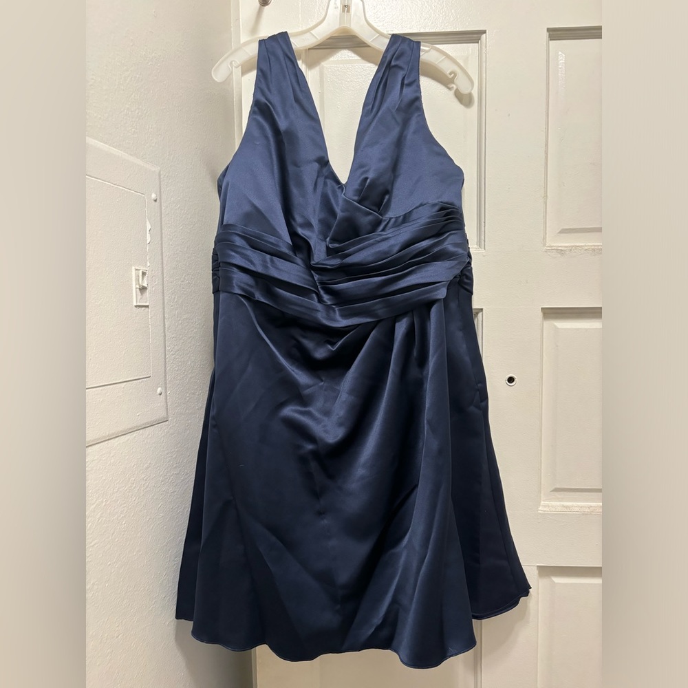 David’s Bridal bridesmaid dress navy blue size 20